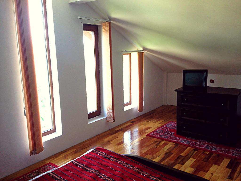 ホテル Casa Renti Novaci-Străini 部屋 写真