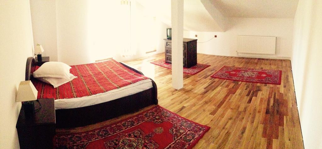 ホテル Casa Renti Novaci-Străini 部屋 写真