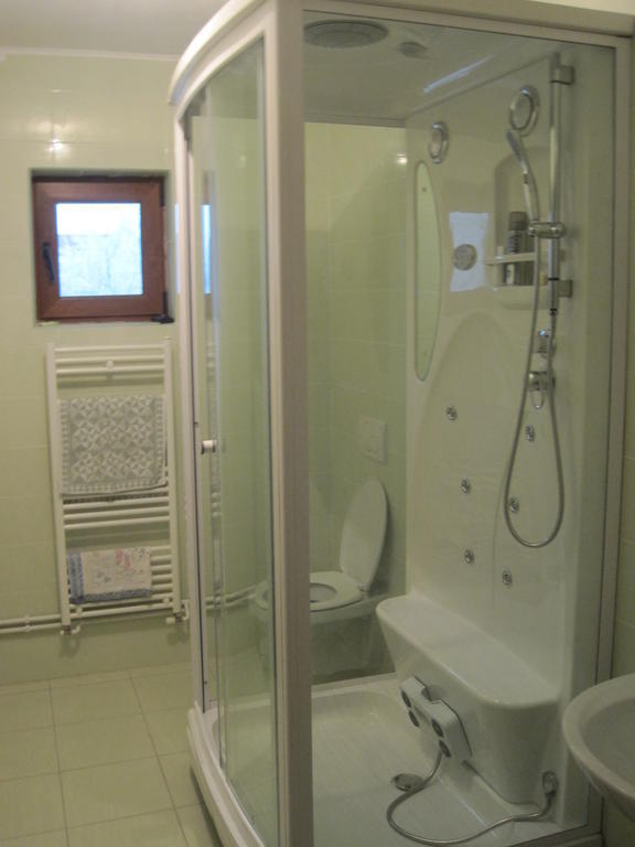 ホテル Casa Renti Novaci-Străini 部屋 写真
