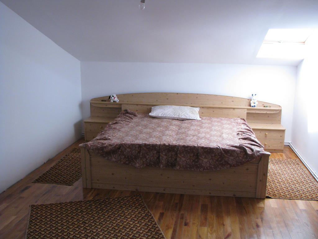 ホテル Casa Renti Novaci-Străini 部屋 写真